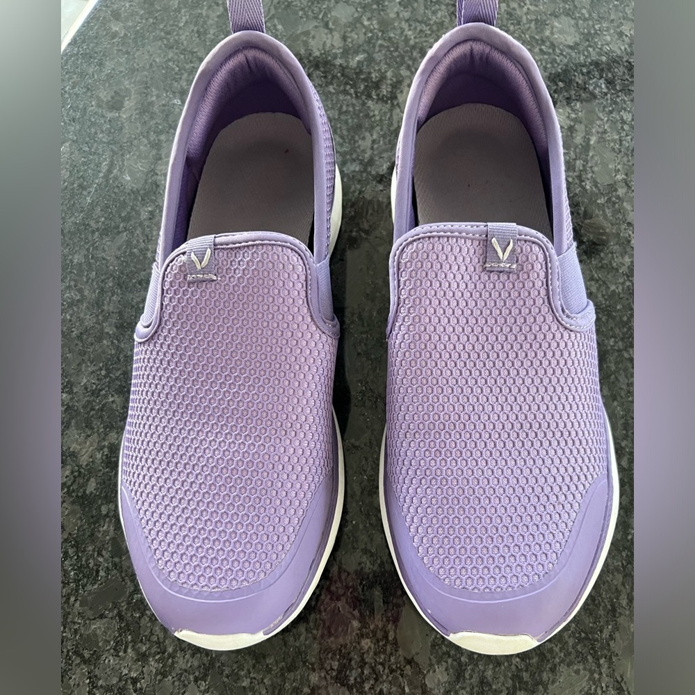 Ladies Vionic walkers 9